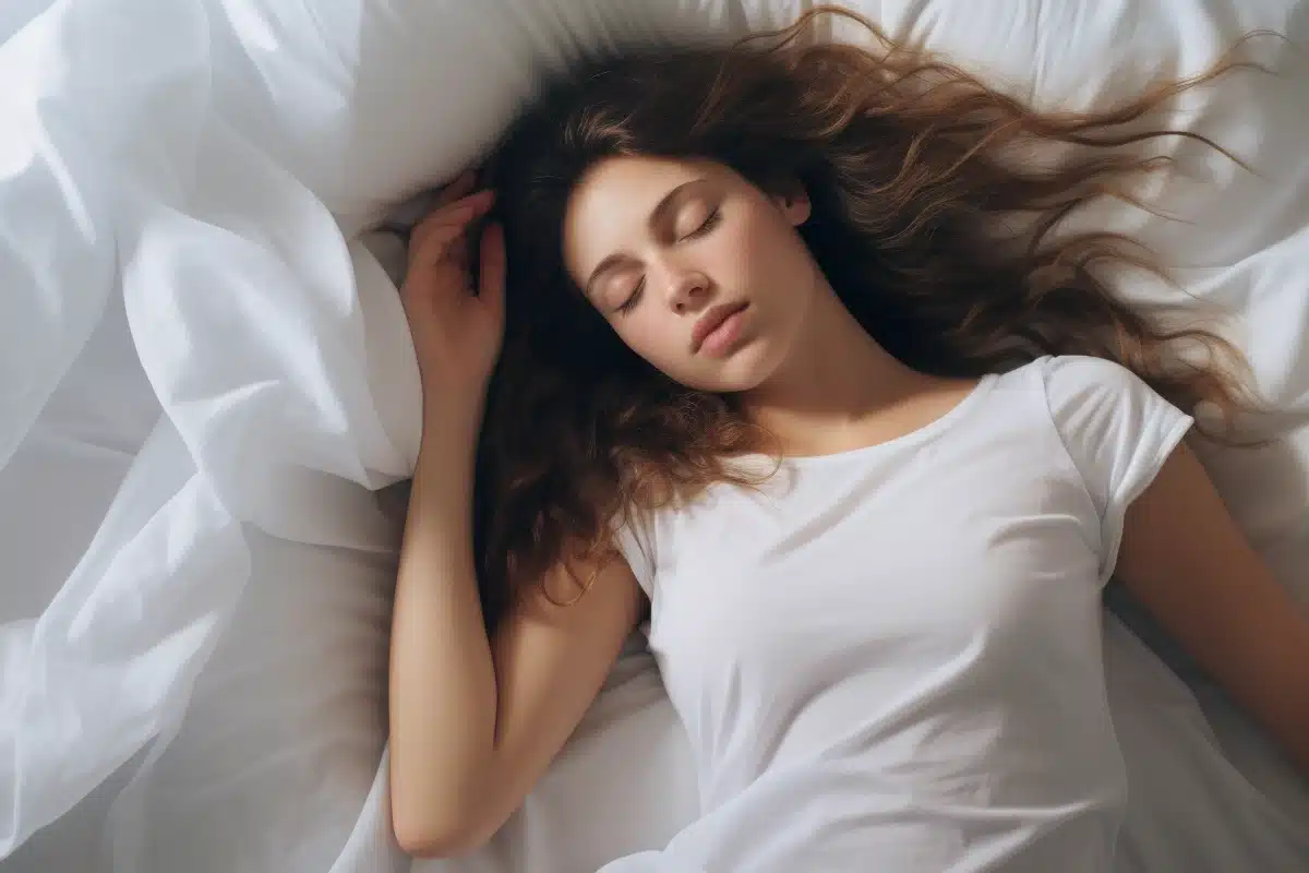 Photographie hyper réaliste du cerveau en activité pendant le sommeil régulier et réparateur.