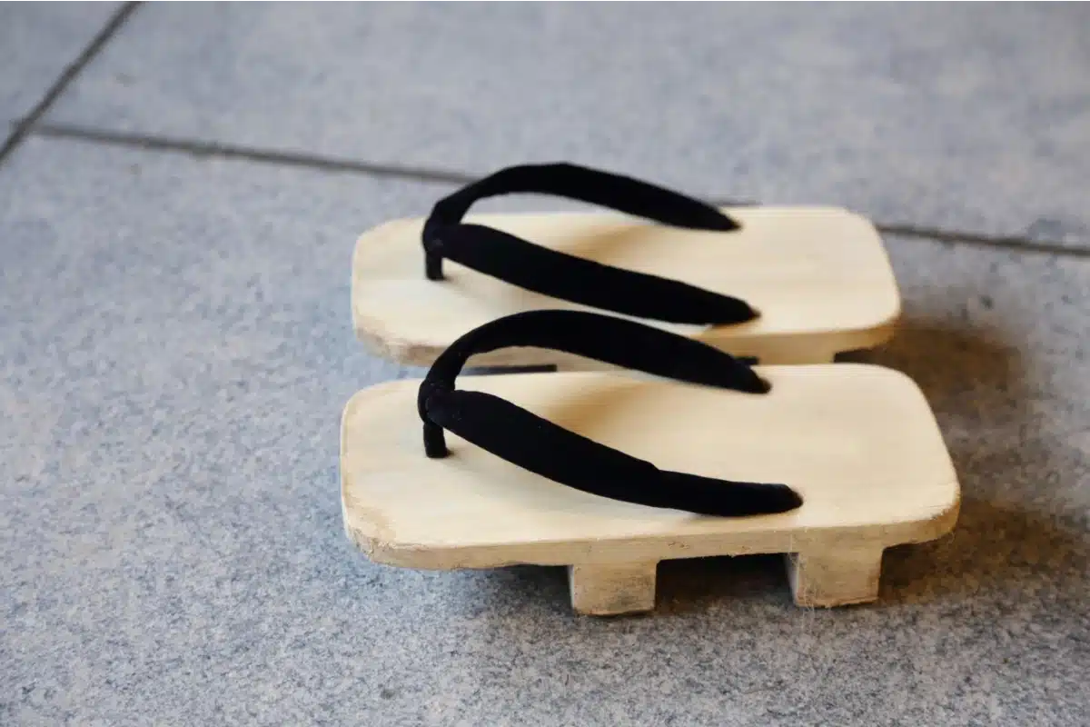 porter les getas japonaises